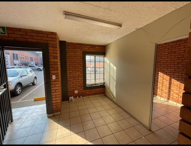 INDUSTRIAL PROPERTY TO RENT IN HENNOPSPARK
